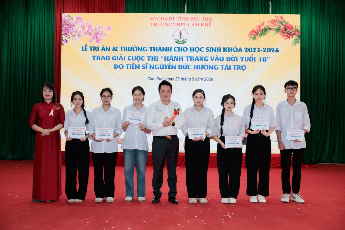 le_tri_an_2026_truong_thpt_cam_khe_7.jpg